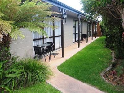 фото отеля Cobblestone Court Motel