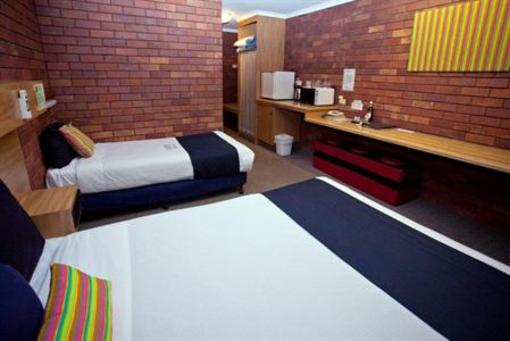 фото отеля Comfort Inn Blue Shades