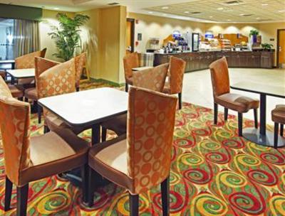 фото отеля Holiday Inn Express & Suites Tyler South