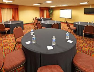 фото отеля Holiday Inn Express & Suites Tyler South
