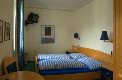фото отеля Bistro's B&B Hotel Garni