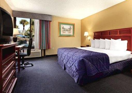 фото отеля Comfort Inn Maingate