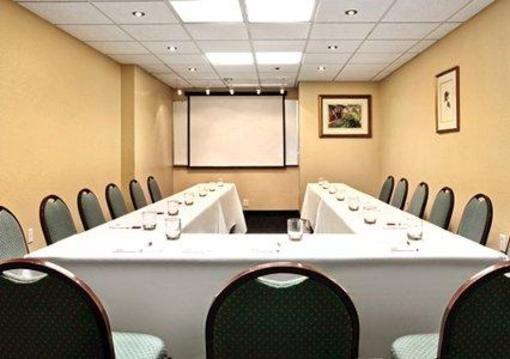 фото отеля Comfort Inn Maingate