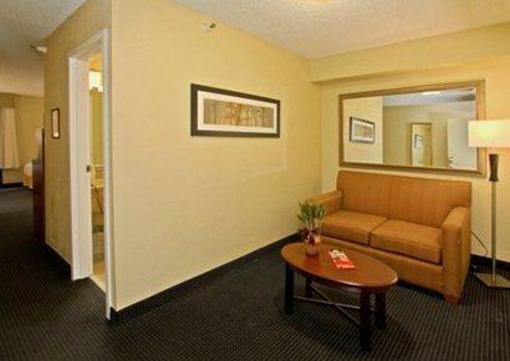 фото отеля Comfort Inn Maingate