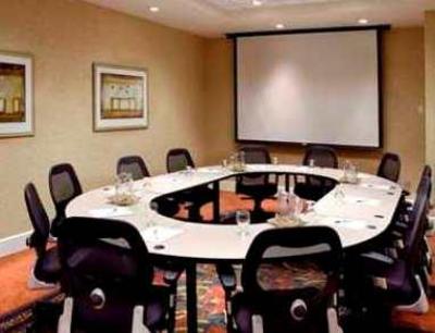 фото отеля Holiday Inn Express Hotel & Suites Florence Civic Center @ I-95