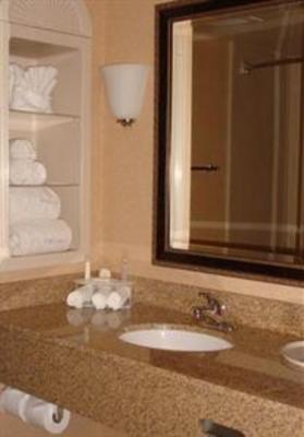фото отеля Holiday Inn Express Hotel & Suites Florence Civic Center @ I-95