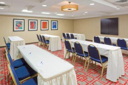 фото отеля Holiday Inn Express Neptune
