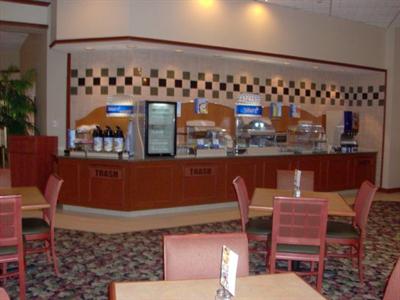 фото отеля Holiday Inn Express & Suites Plano East