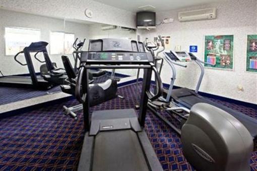 фото отеля Holiday Inn Express Elkhart North - I-80 90 Ex. 92