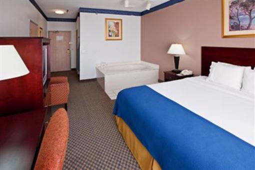фото отеля Holiday Inn Express Elkhart North - I-80 90 Ex. 92