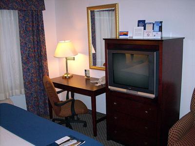 фото отеля Holiday Inn Express Elkhart North - I-80 90 Ex. 92