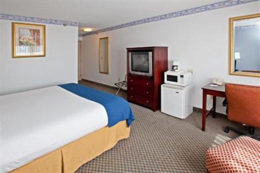 фото отеля Holiday Inn Express Elkhart North - I-80 90 Ex. 92