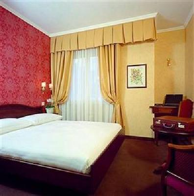 фото отеля Hotel International au Lac