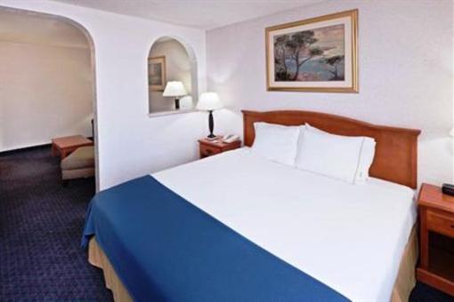 фото отеля Holiday Inn Express Santa Fe