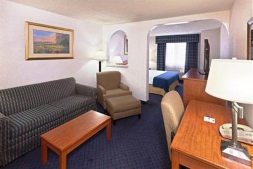 фото отеля Holiday Inn Express Santa Fe