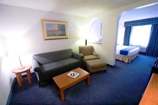 фото отеля Holiday Inn Express Santa Fe