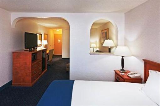 фото отеля Holiday Inn Express Santa Fe