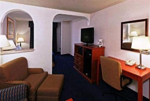 фото отеля Holiday Inn Express Santa Fe