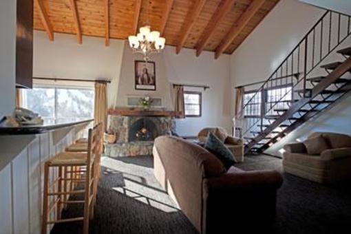 фото отеля Mammoth Creek Inn