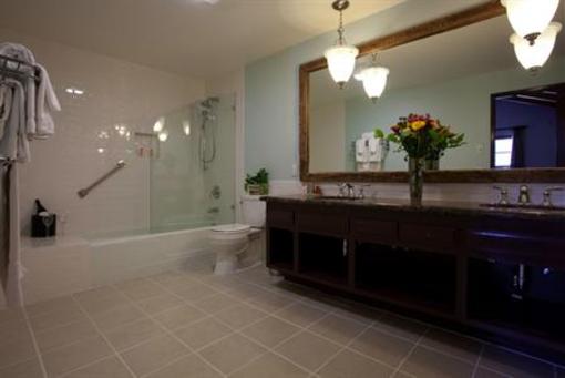 фото отеля Mammoth Creek Inn