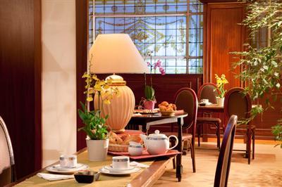 фото отеля Hotel Continental Bordeaux