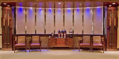 фото отеля Hilton Charlotte Executive Park