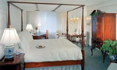 фото отеля The Simsbury Inn