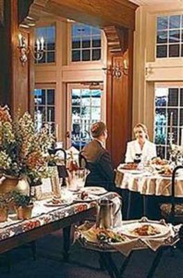 фото отеля The Simsbury Inn