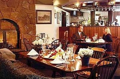 фото отеля The Simsbury Inn
