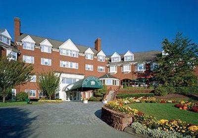 фото отеля The Simsbury Inn