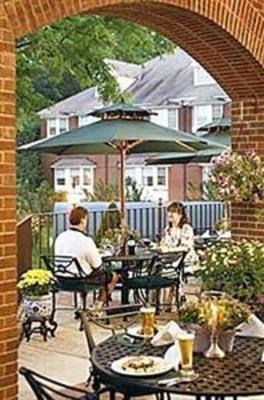 фото отеля The Simsbury Inn