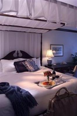 фото отеля The Simsbury Inn