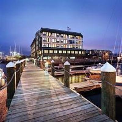 фото отеля Wyndham Inn on Long Wharf