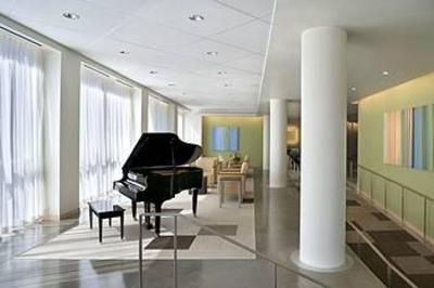 фото отеля hotelVetro: studio suites & convention center