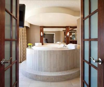фото отеля Sheraton Red Deer Hotel