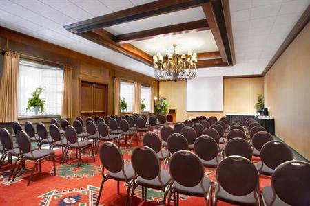 фото отеля Sheraton Red Deer Hotel