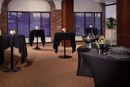 фото отеля Sheraton Red Deer Hotel