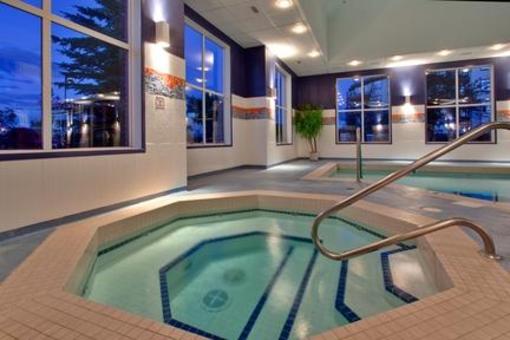 фото отеля Holiday Inn Express Hotel & Suites Calgary South
