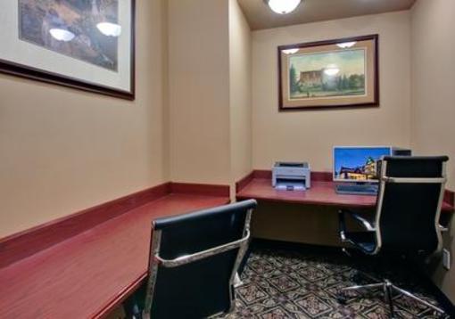 фото отеля Holiday Inn Express Hotel & Suites Calgary South