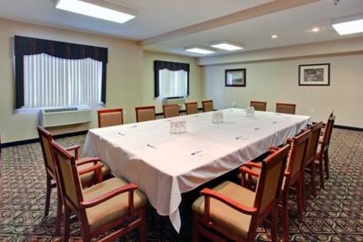 фото отеля Holiday Inn Express Hotel & Suites Calgary South