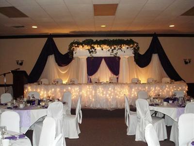 фото отеля Oaks Inn Hotel Banquet & Convention Center