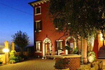 фото отеля Ca' Maddalena Bed & Breakfast  Villafranca di Verona