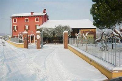 фото отеля Ca' Maddalena Bed & Breakfast  Villafranca di Verona