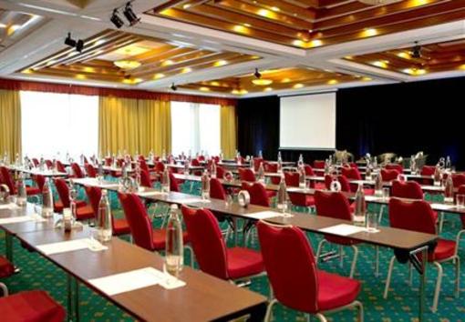 фото отеля Renaissance Karlsruhe Hotel