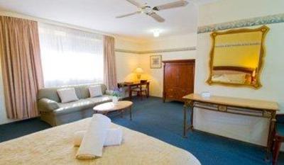 фото отеля BEST WESTERN Cotswold Gardens