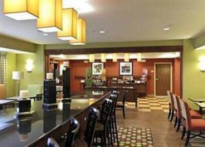 фото отеля Hampton Inn Yorkville