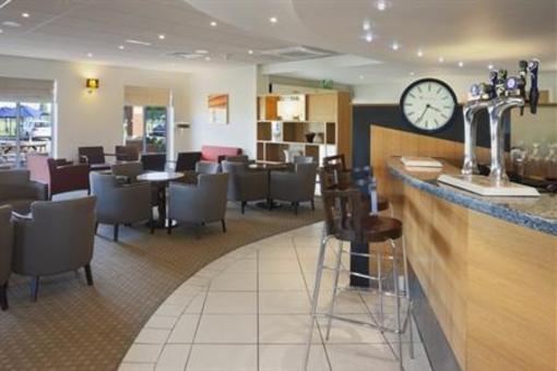 фото отеля Holiday Inn Express Southampton West