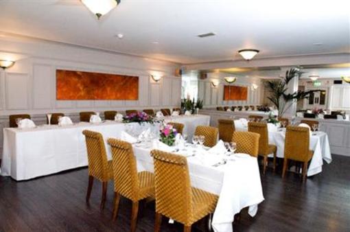 фото отеля Abberley Court Hotel Tallaght