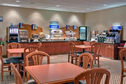 фото отеля Holiday Inn Express Suites Airdrie