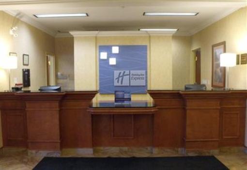 фото отеля Holiday Inn Express Suites Airdrie